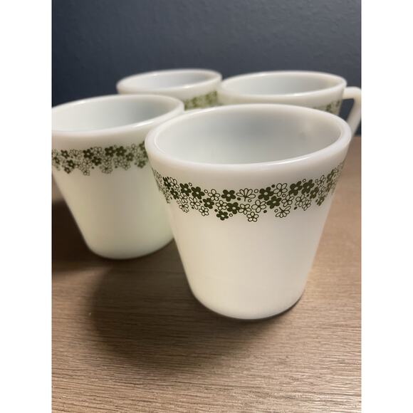“Vintage Pyrex Spring Blossom Crazy Daisy Coffee Mugs Cups Milk Glass Corning” - Picture 1 of 5
